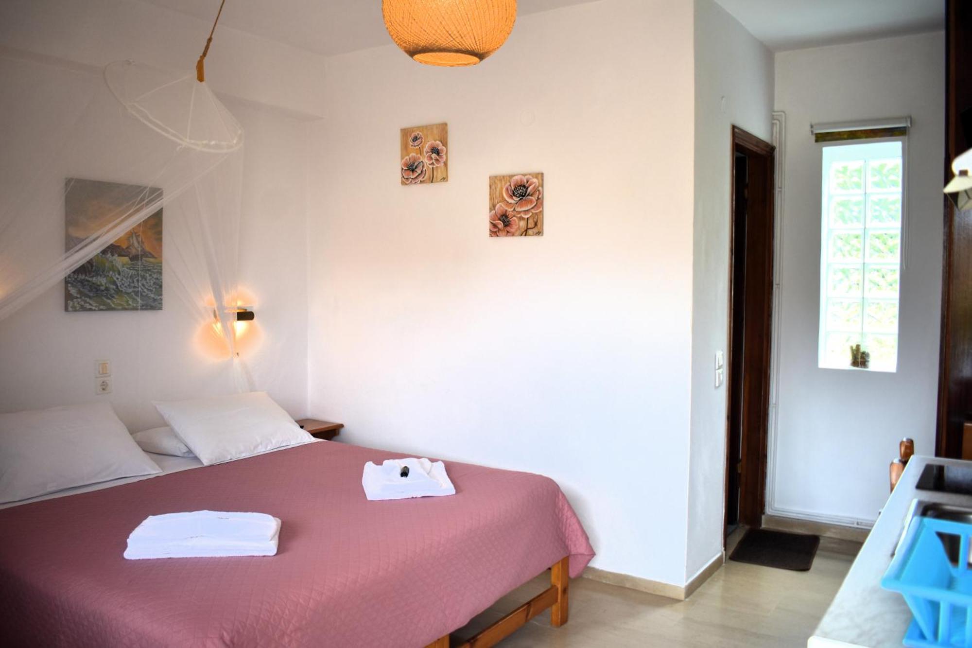 Kostas Apartments & Studios Agios Georgios Pagon Exterior foto