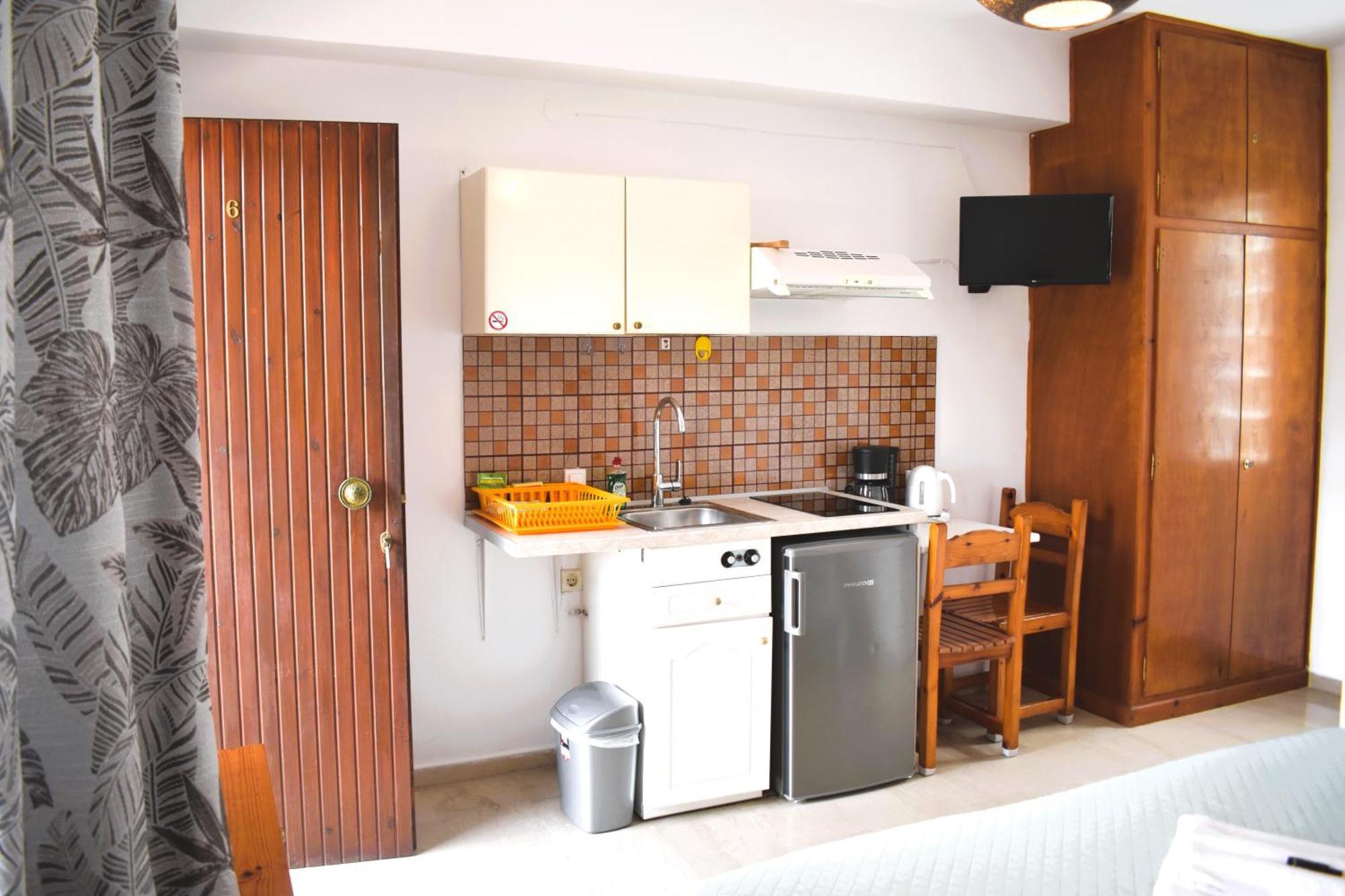 Kostas Apartments & Studios Agios Georgios Pagon Exterior foto