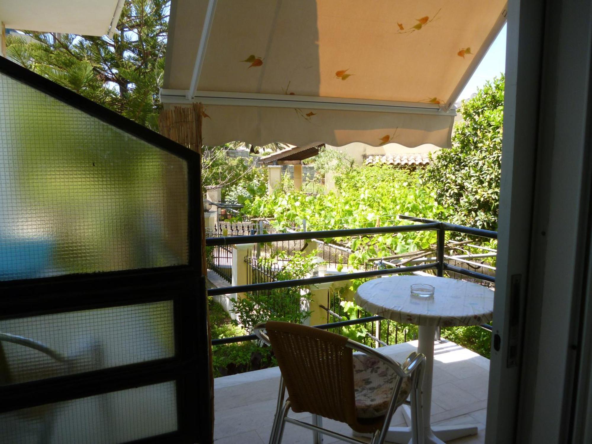 Kostas Apartments & Studios Agios Georgios Pagon Exterior foto