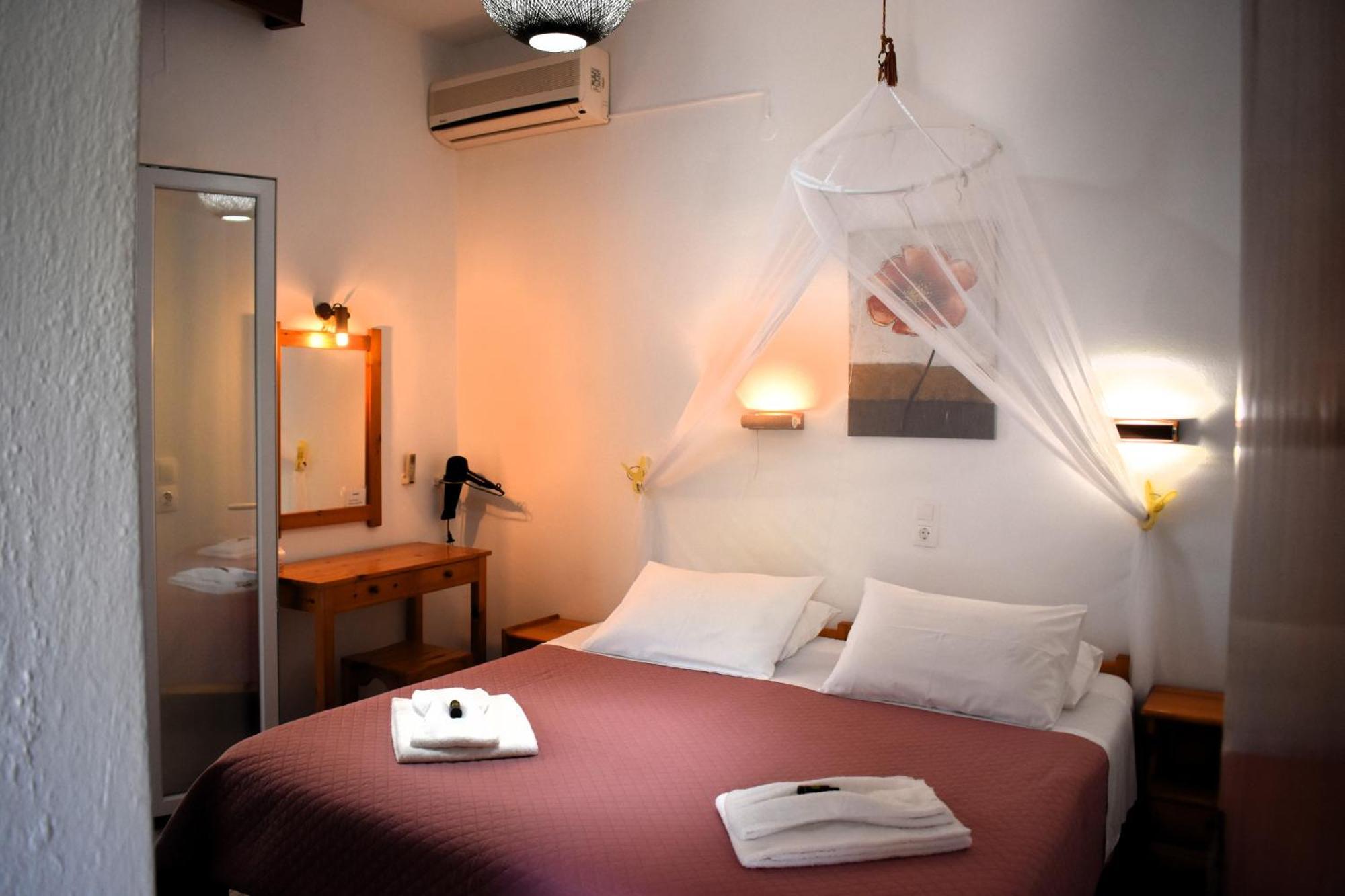 Kostas Apartments & Studios Agios Georgios Pagon Exterior foto