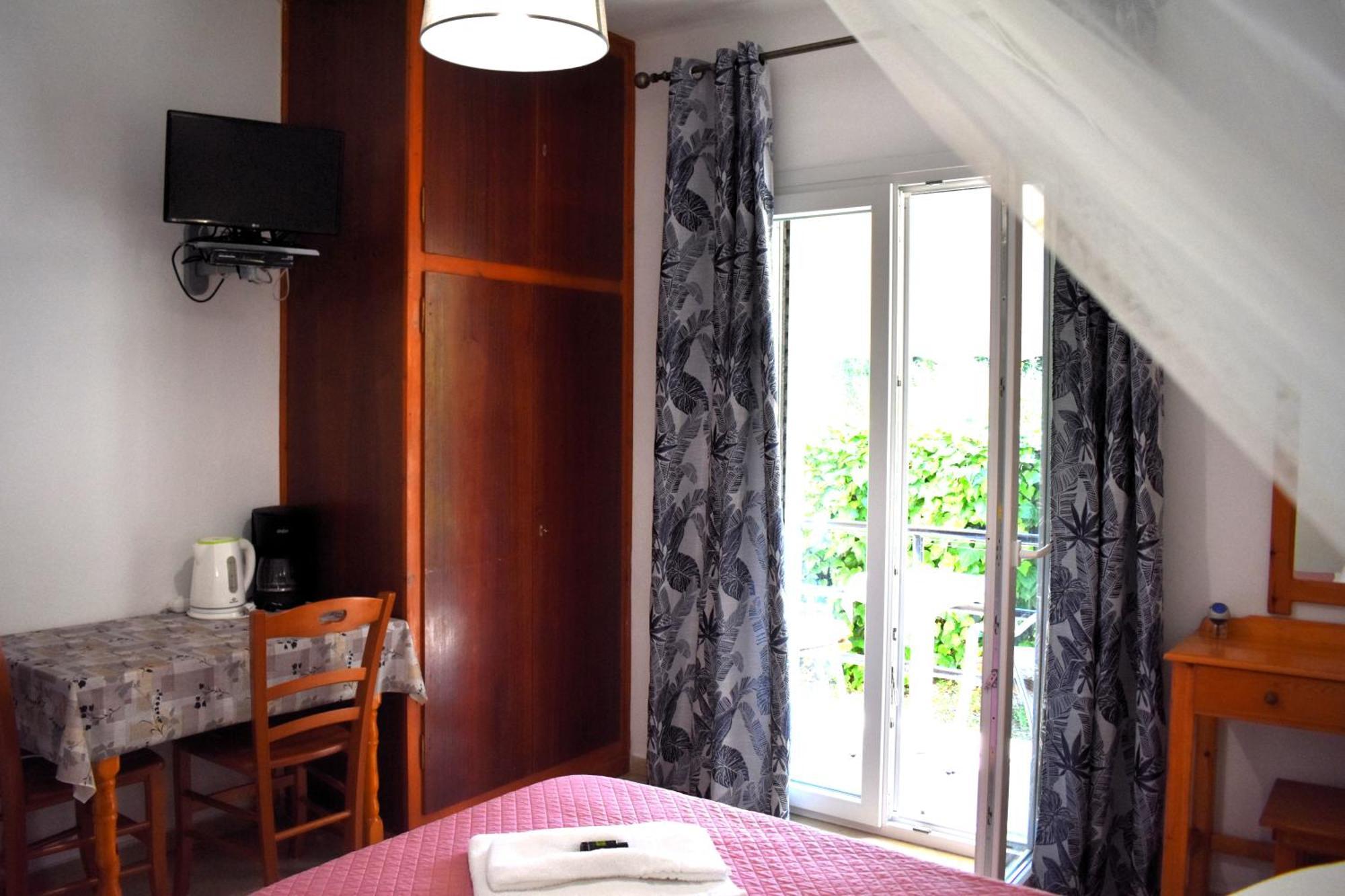Kostas Apartments & Studios Agios Georgios Pagon Exterior foto