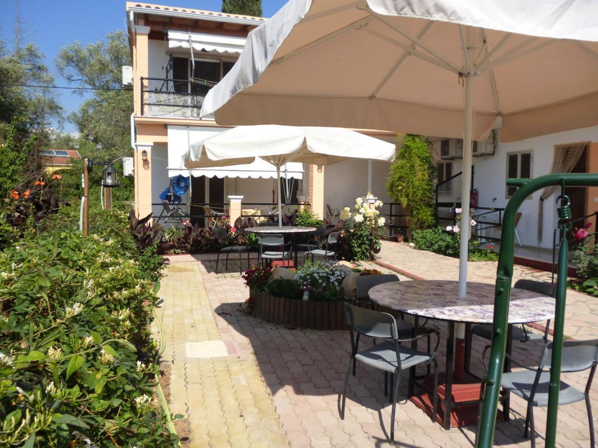 Kostas Apartments & Studios Agios Georgios Pagon Exterior foto