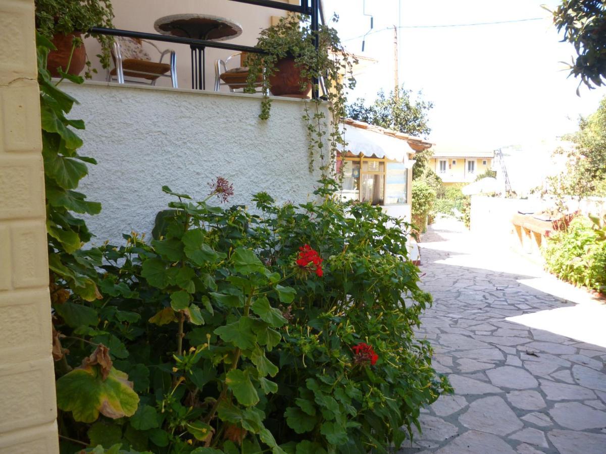 Kostas Apartments & Studios Agios Georgios Pagon Exterior foto