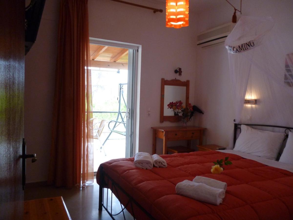 Kostas Apartments & Studios Agios Georgios Pagon Exterior foto