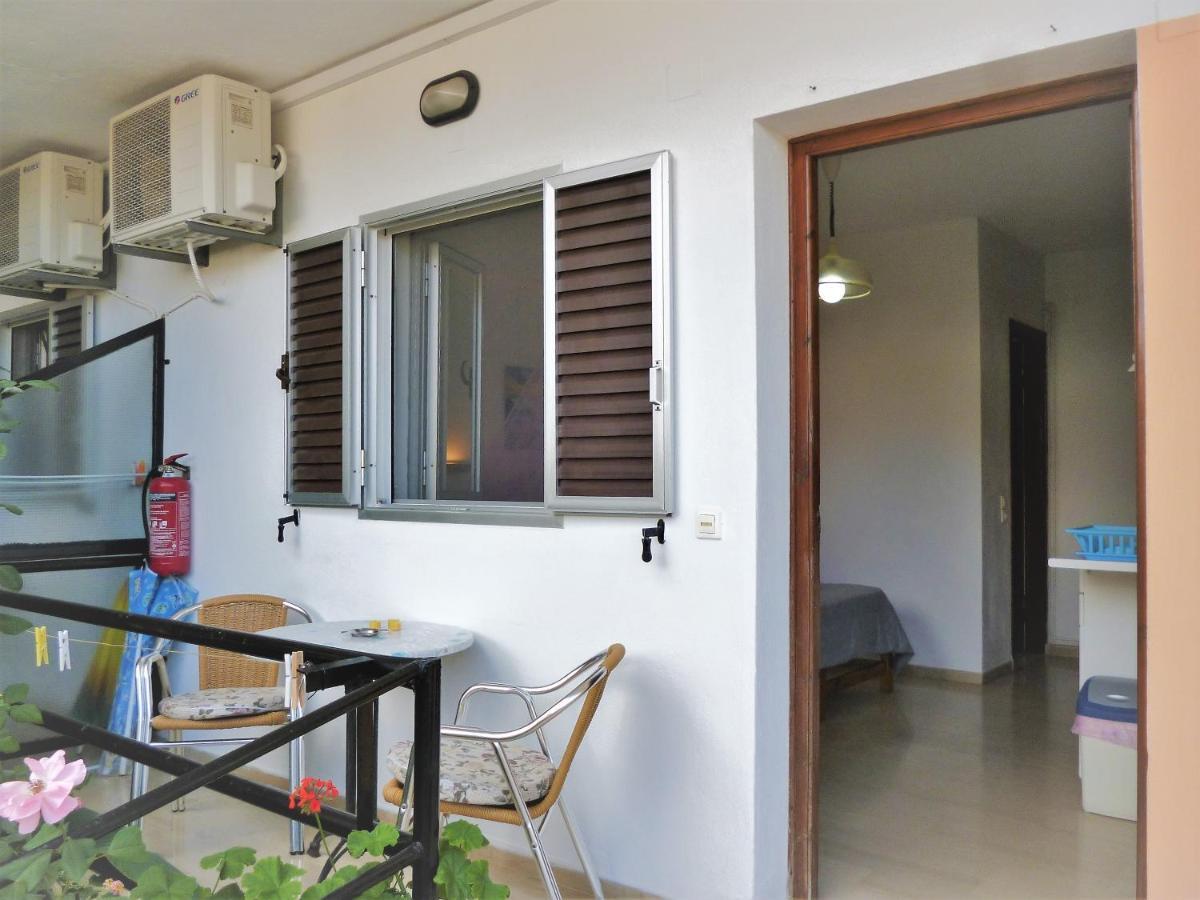 Kostas Apartments & Studios Agios Georgios Pagon Exterior foto